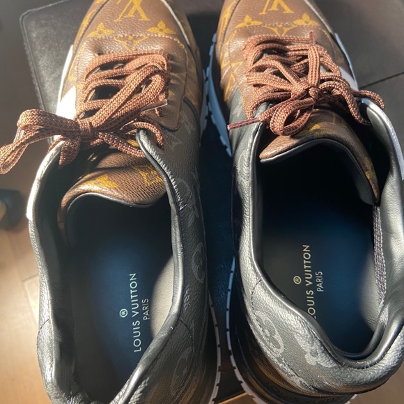 Louis Vuitton shoes - Picture 3 of 5